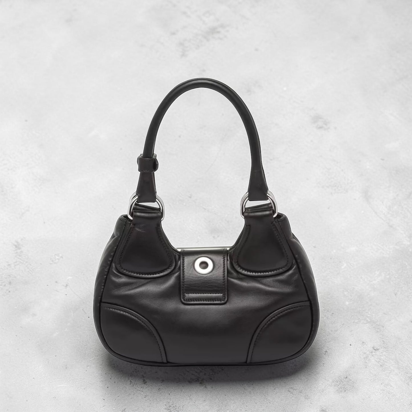 Prada Re-Edition 2002 Moon Bag in Pelle Nera
