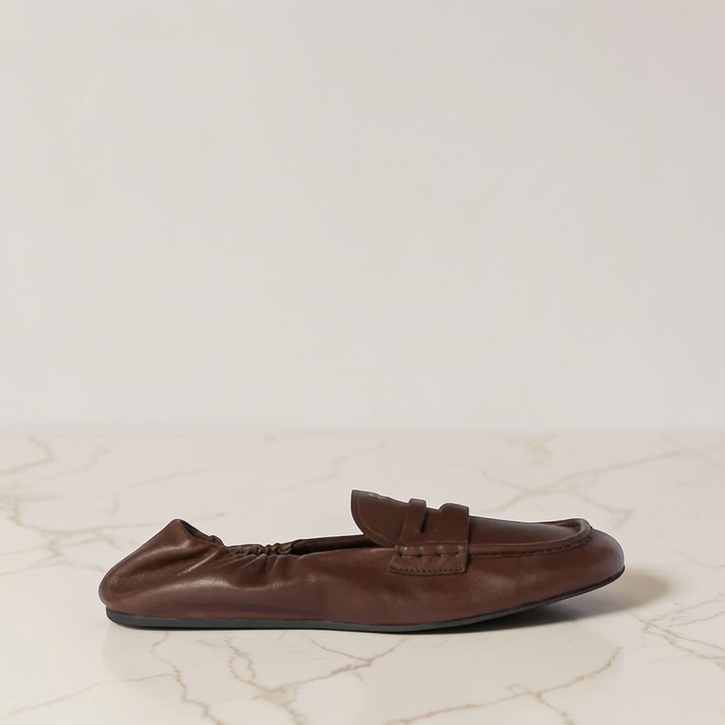 Miu Miu Mocassini Embossed Logo