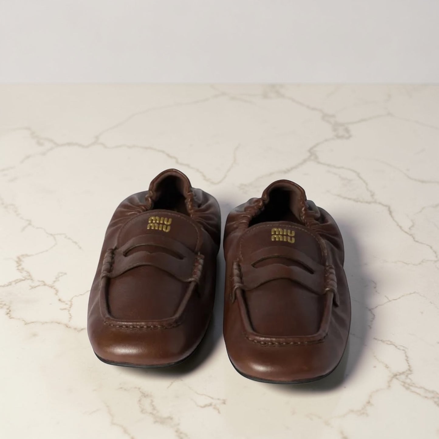 Miu Miu Mocassini Embossed Logo