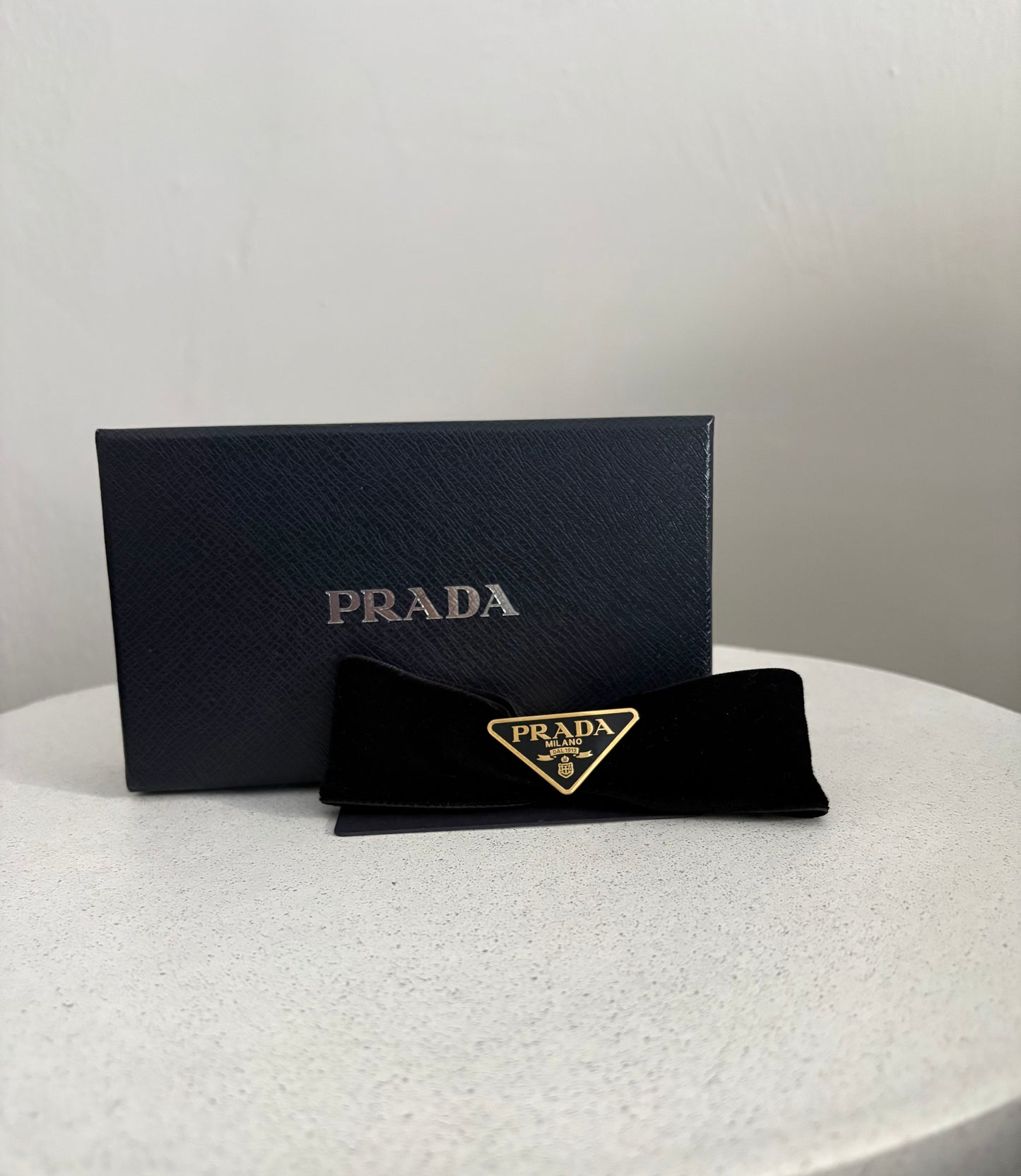 Prada fermaglio per capelli fiocco in velluto