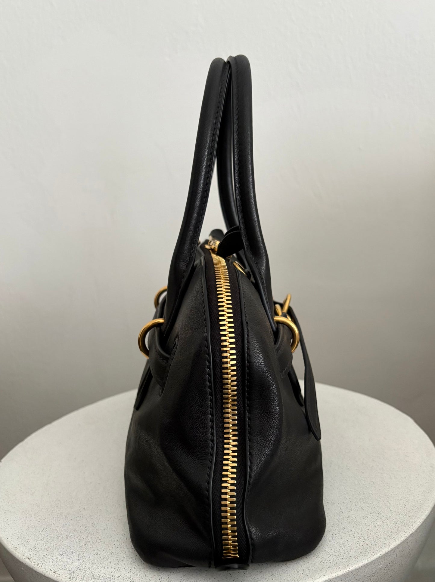 Miu Miu Aventure in pelle nera