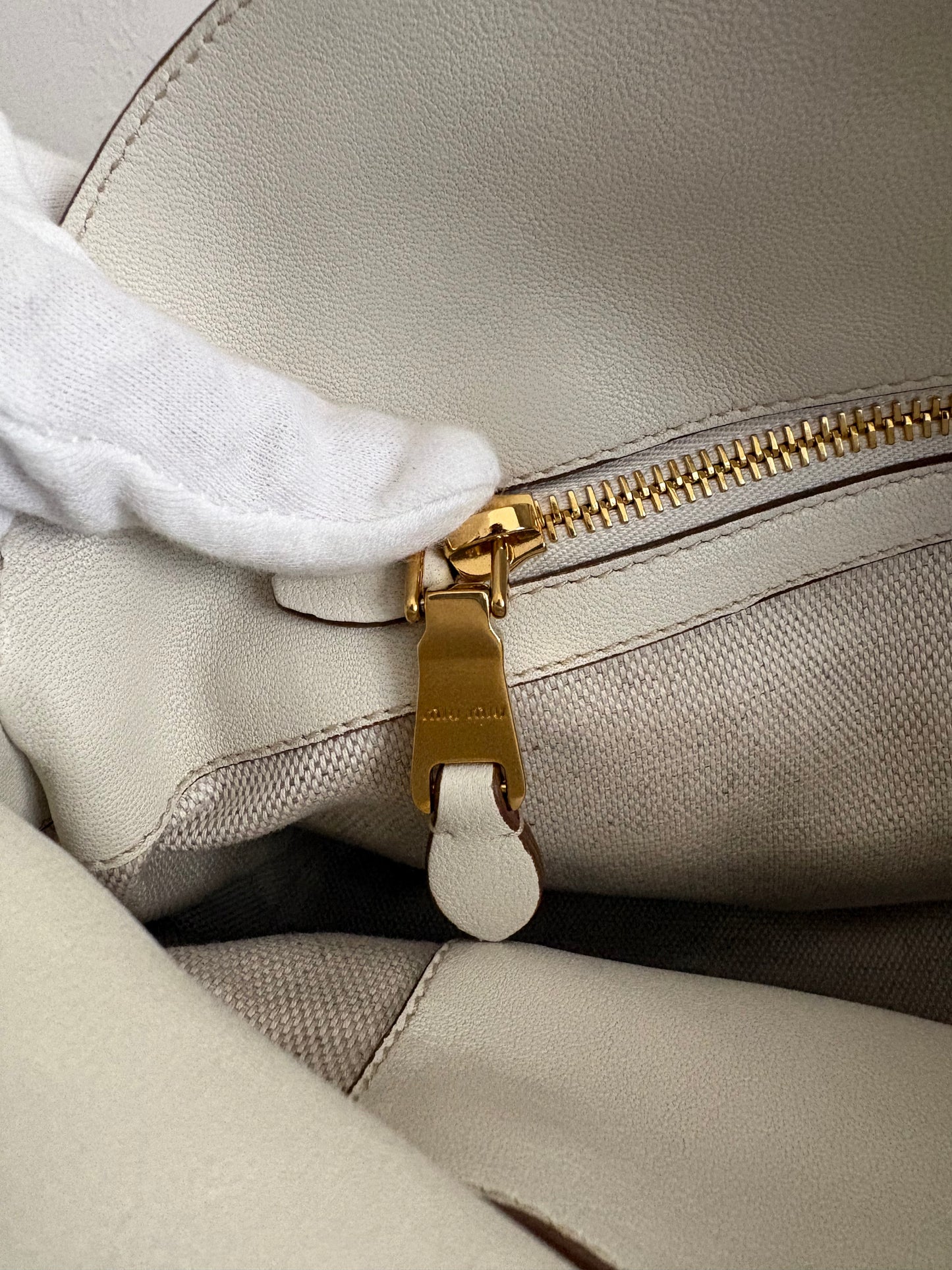 Miu Miu borsa vivant bianca in pelle