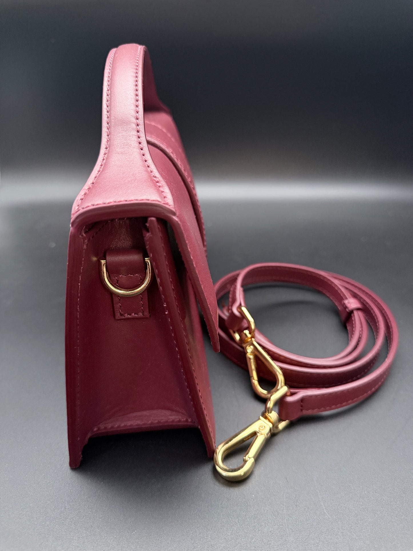 Jacquemus Le Grand Bambino - Burgundy con logo in oro