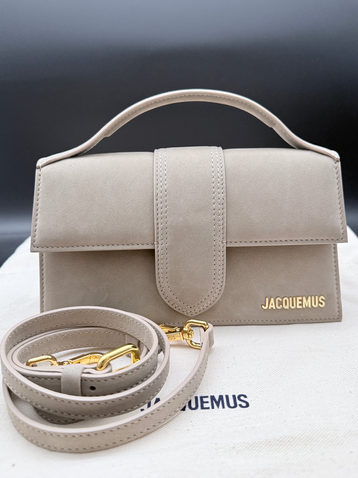 Jacquemus Le Grand Bambino in camoscio- Colore Tortora