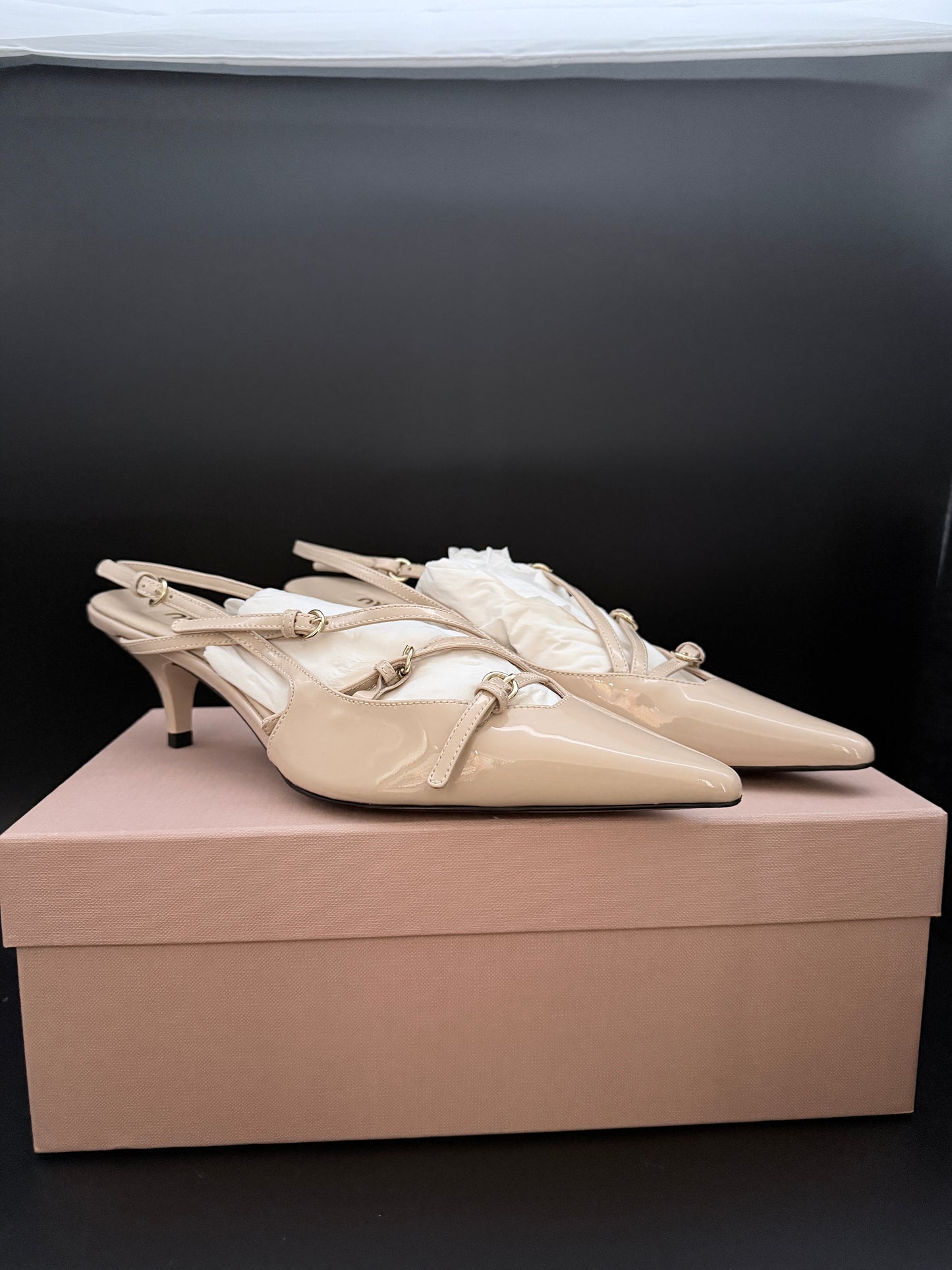 Décolleté slingback in vernice Beige chiaro