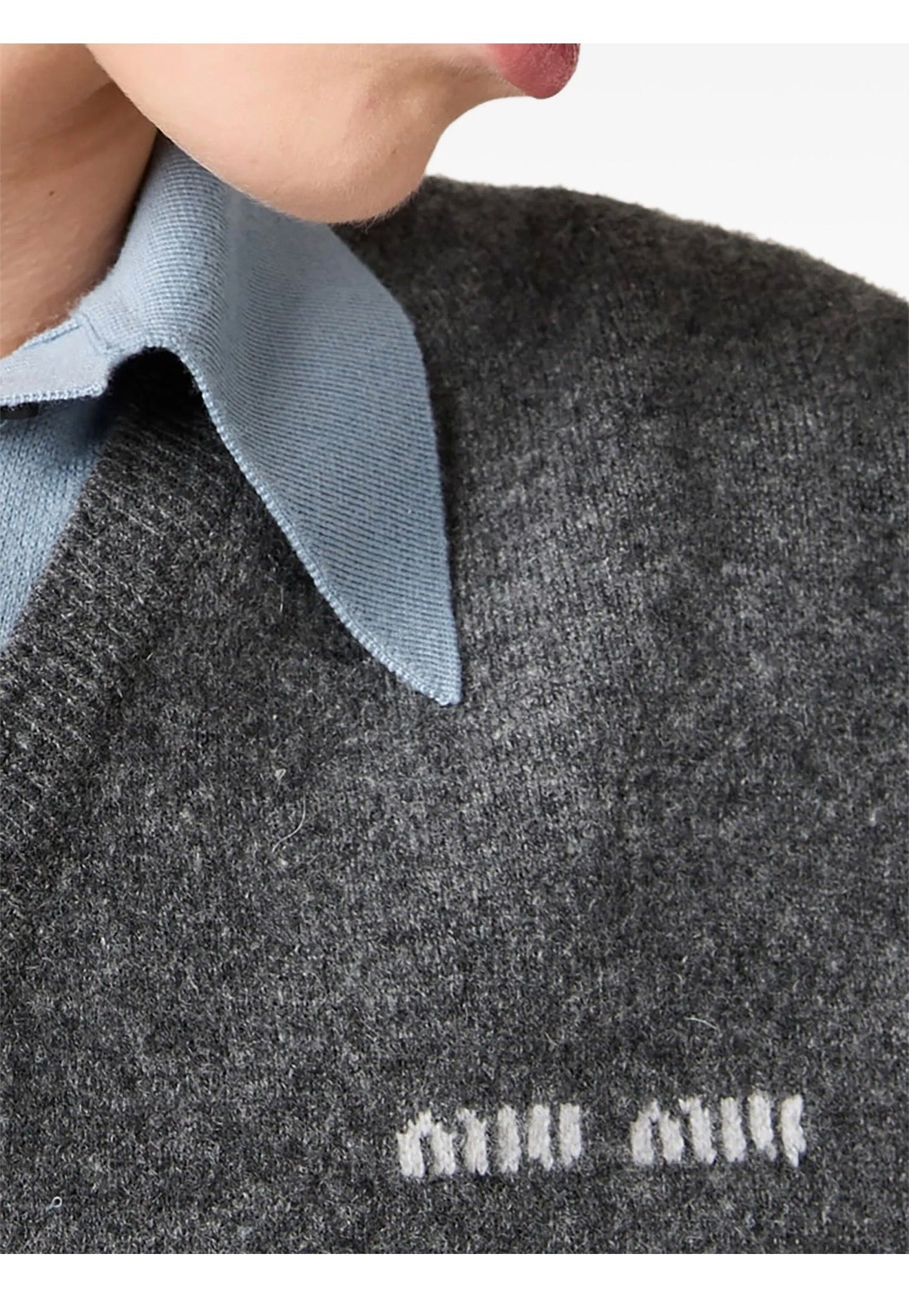 Miu Miu Polo Grigia a Strati