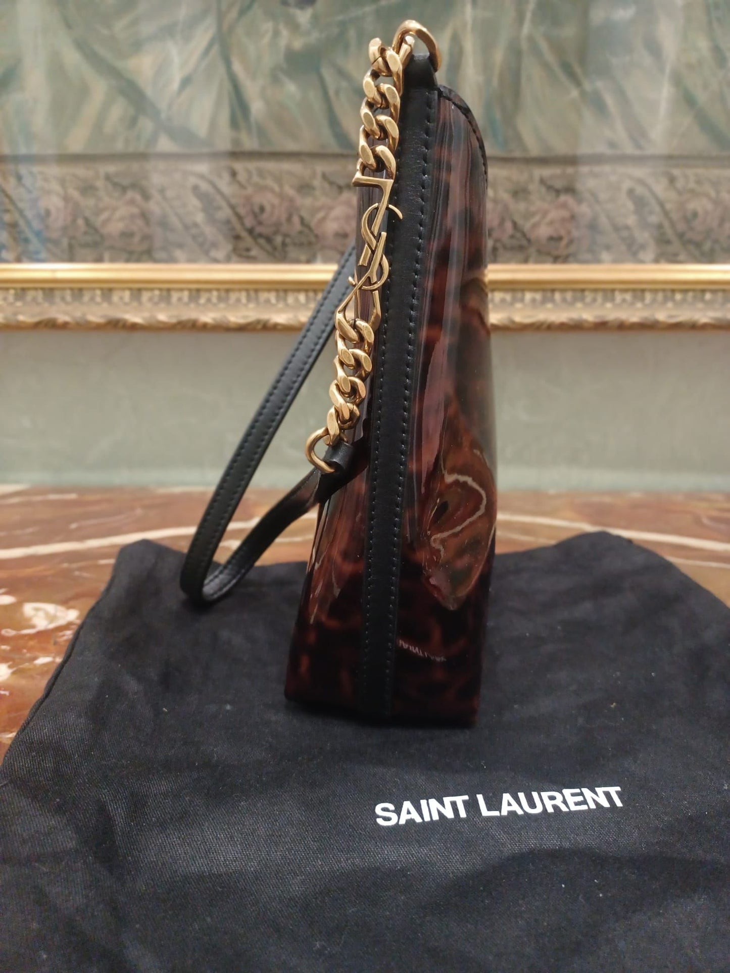 Saint Laurent Rendez-Vous Hobo Bag in Pelle Lucida