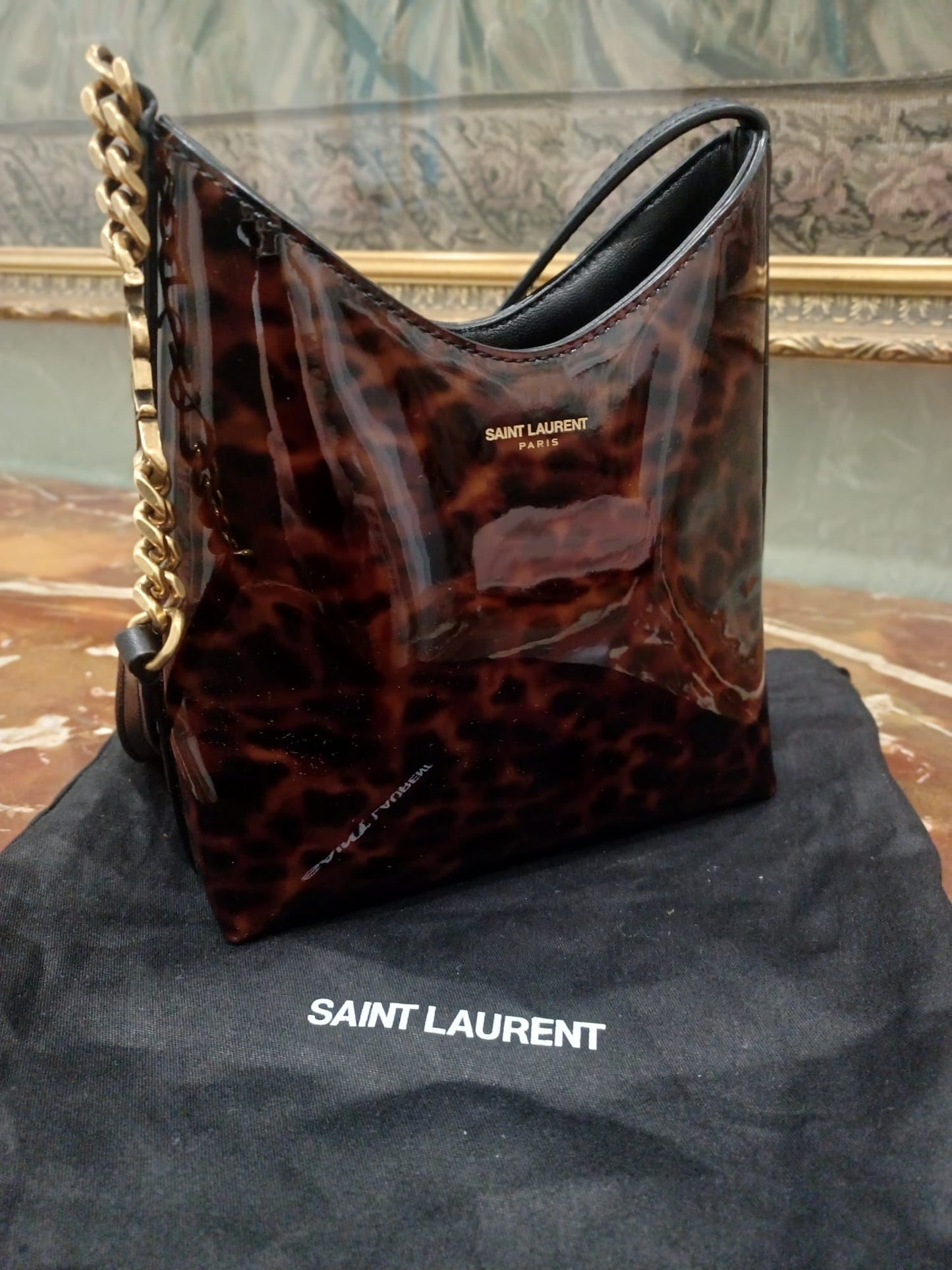 Saint Laurent Rendez-Vous Hobo Bag in Pelle Lucida
