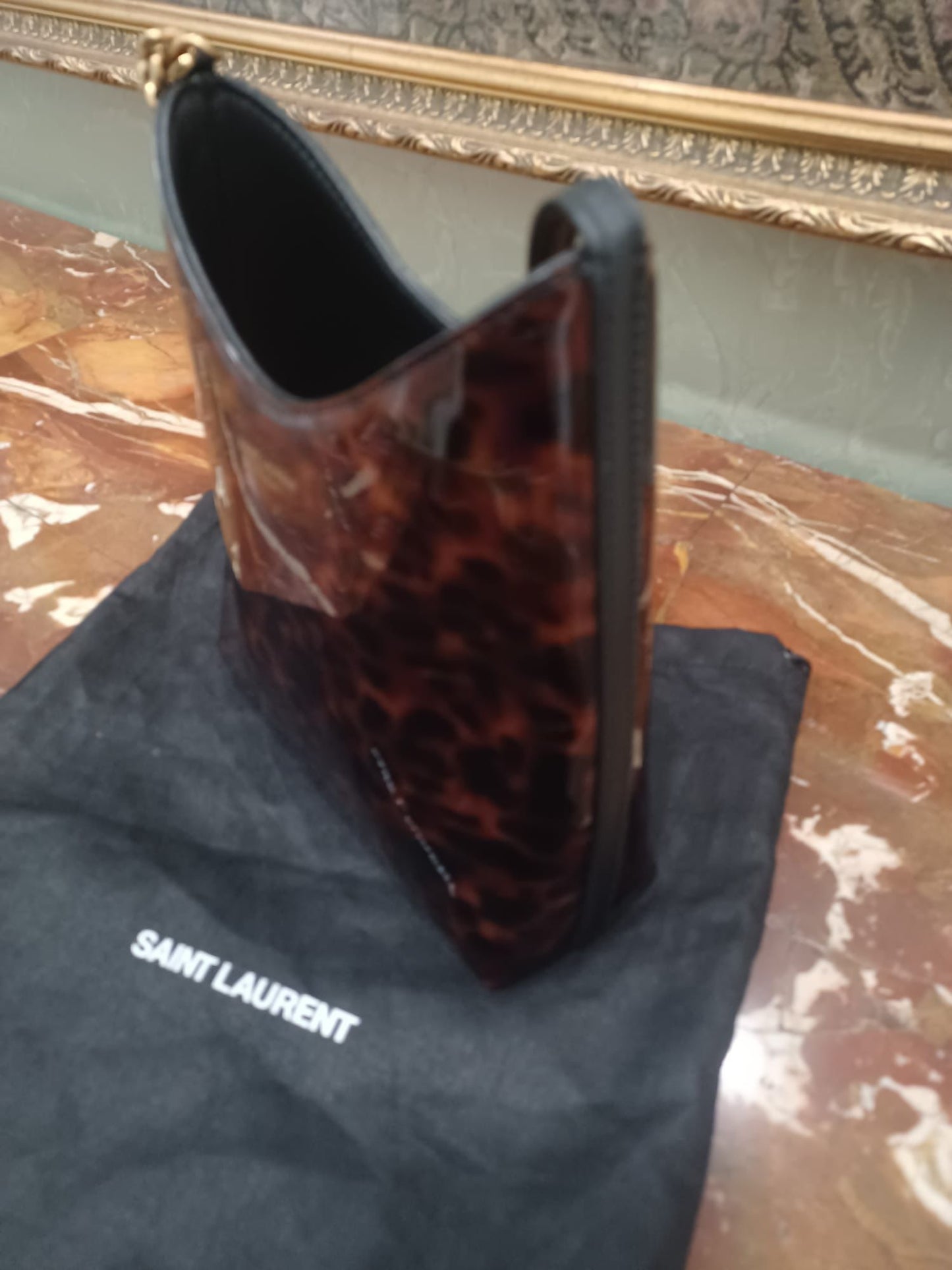 Saint Laurent Rendez-Vous Hobo Bag in Pelle Lucida