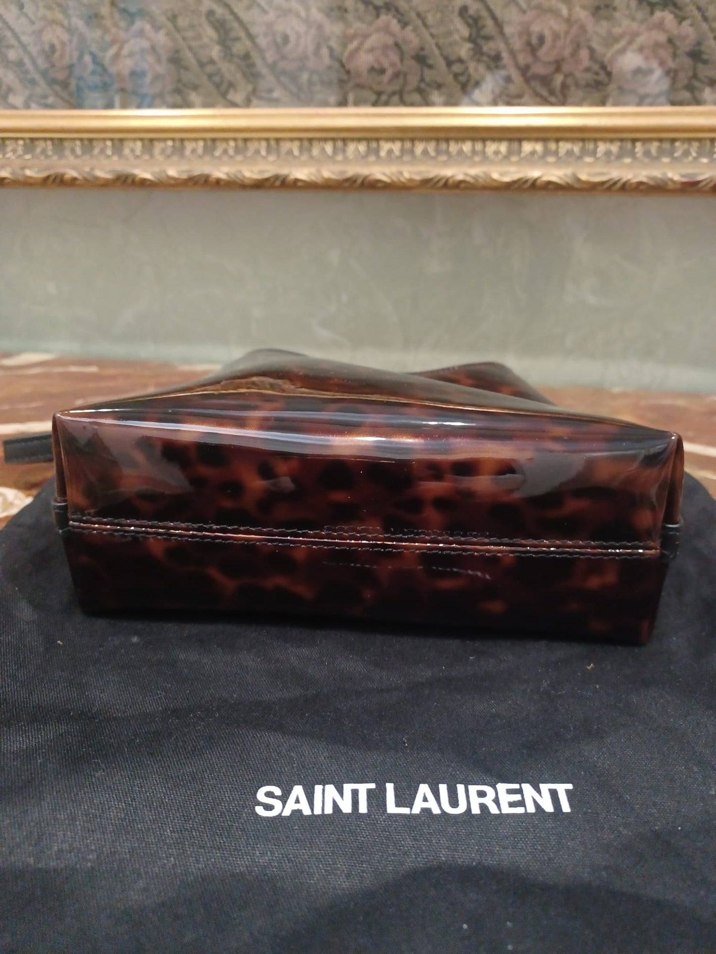 Saint Laurent Rendez-Vous Hobo Bag in Pelle Lucida