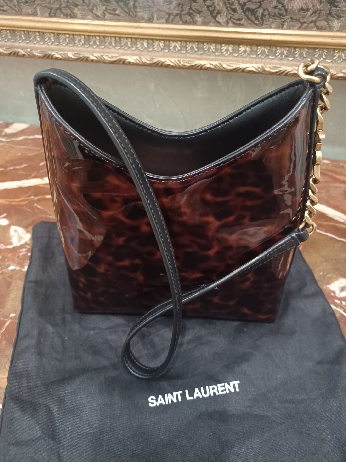 Saint Laurent Rendez-Vous Hobo Bag in Pelle Lucida