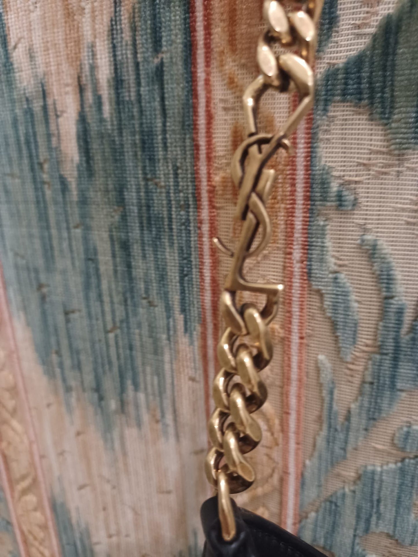 Saint Laurent Rendez-Vous Hobo Bag in Pelle Lucida