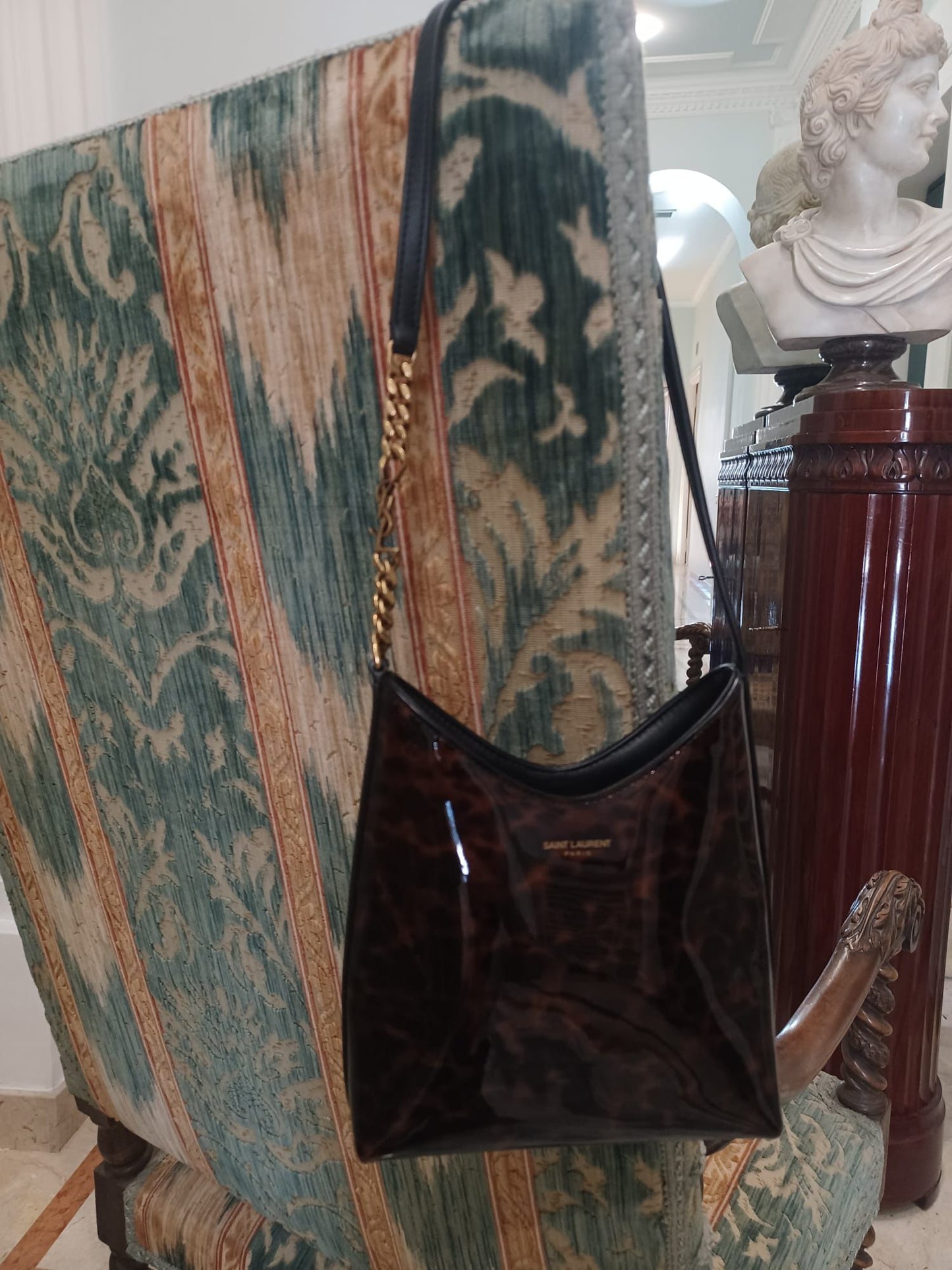 Saint Laurent Rendez-Vous Hobo Bag in Pelle Lucida