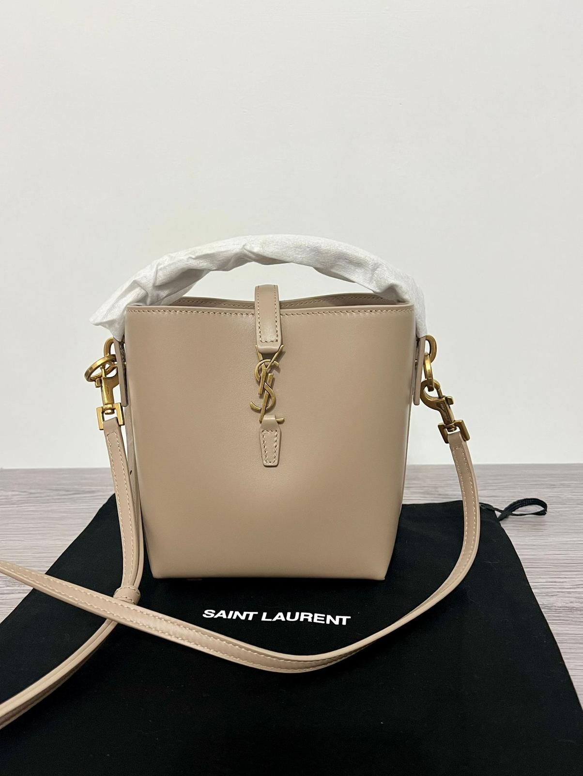 Saint Laurent Le 37 - Borsa a Secchiello in Pelle Beige