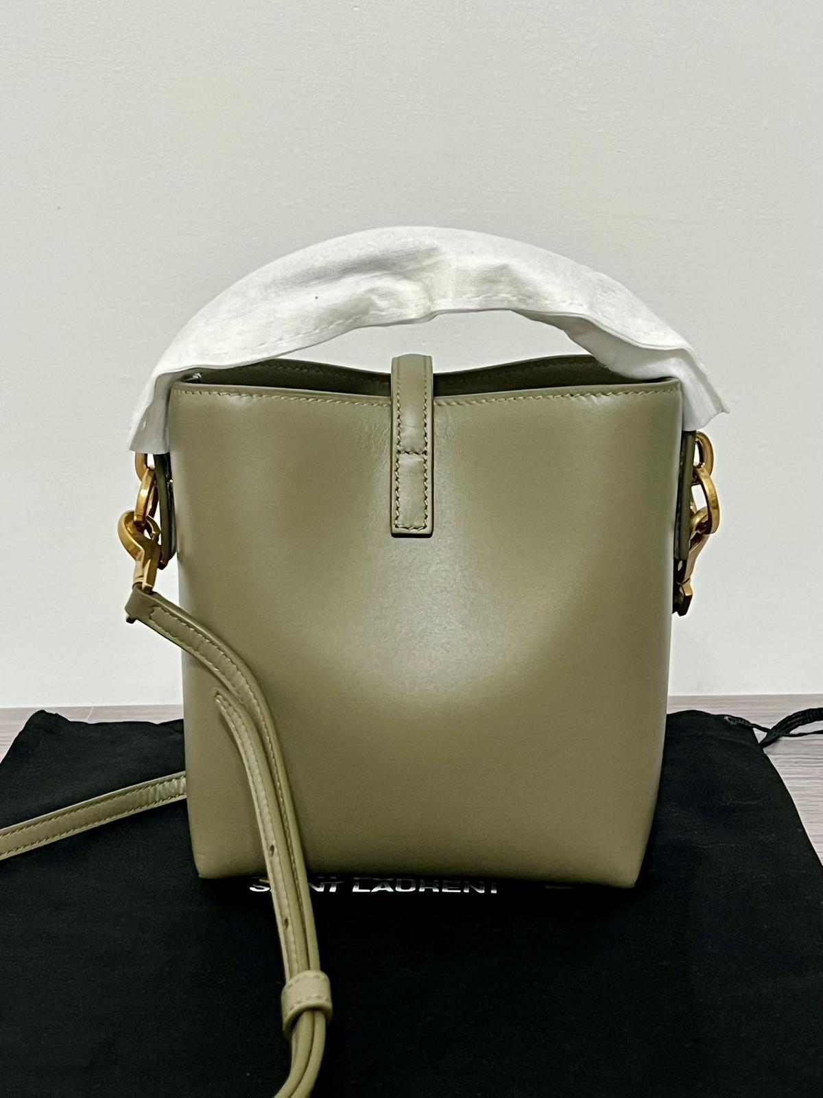 Saint Laurent Le 37 - Borsa a Secchiello in Pelle Verde