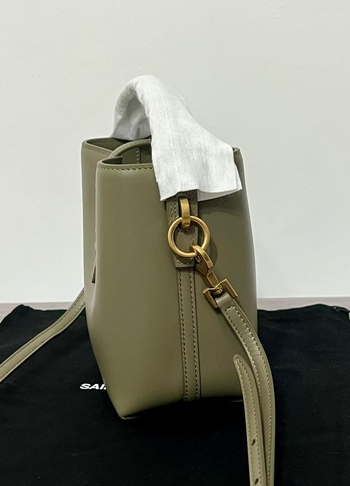 Saint Laurent Le 37 - Borsa a Secchiello in Pelle Verde