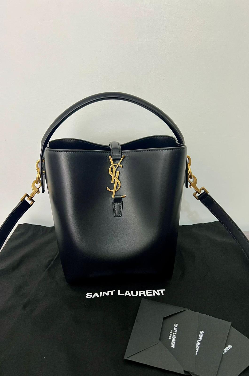 Saint Laurent Le 37 - Borsa a Secchiello in Pelle Nera