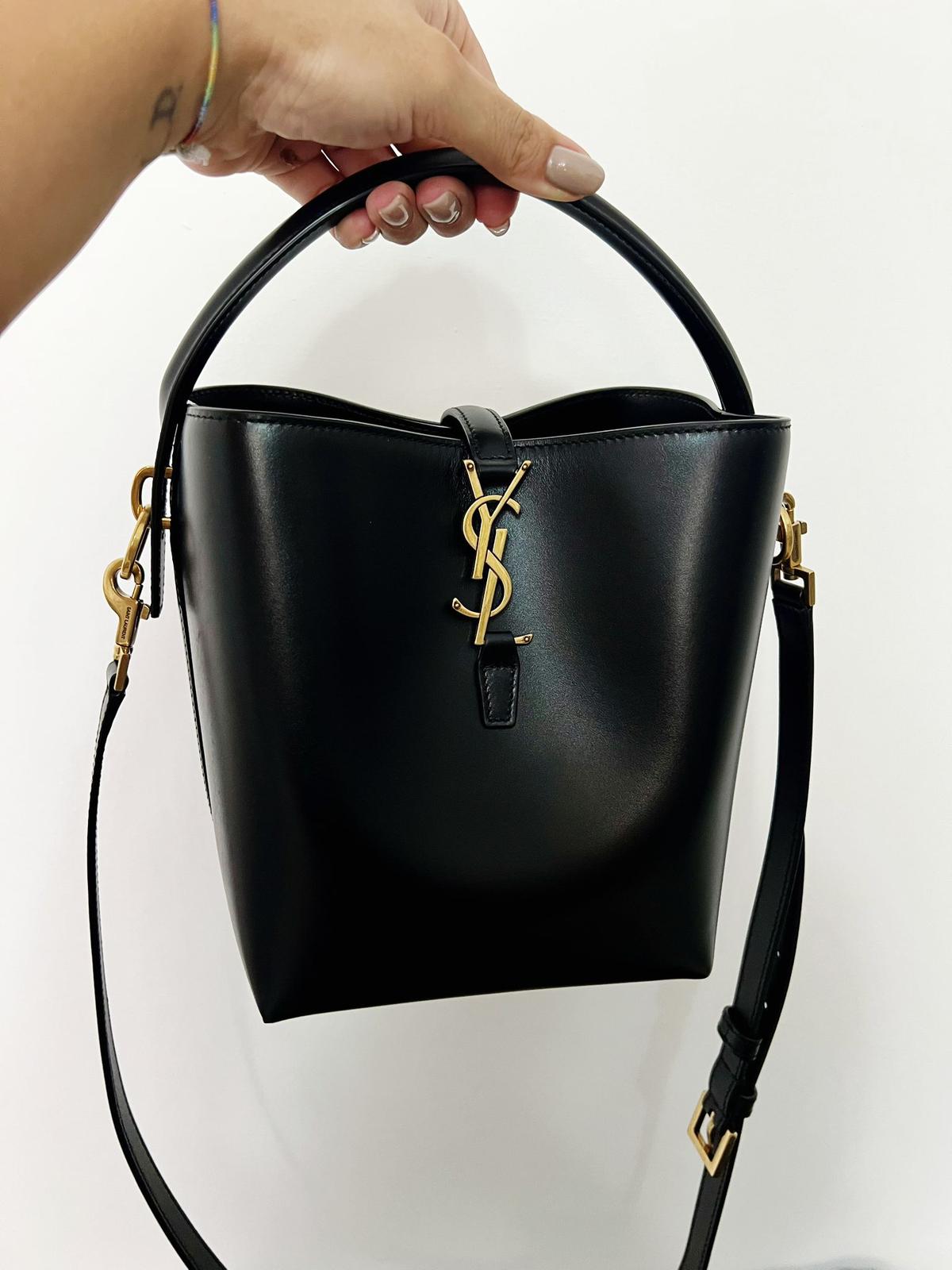 Saint Laurent Le 37 - Borsa a Secchiello in Pelle Nera