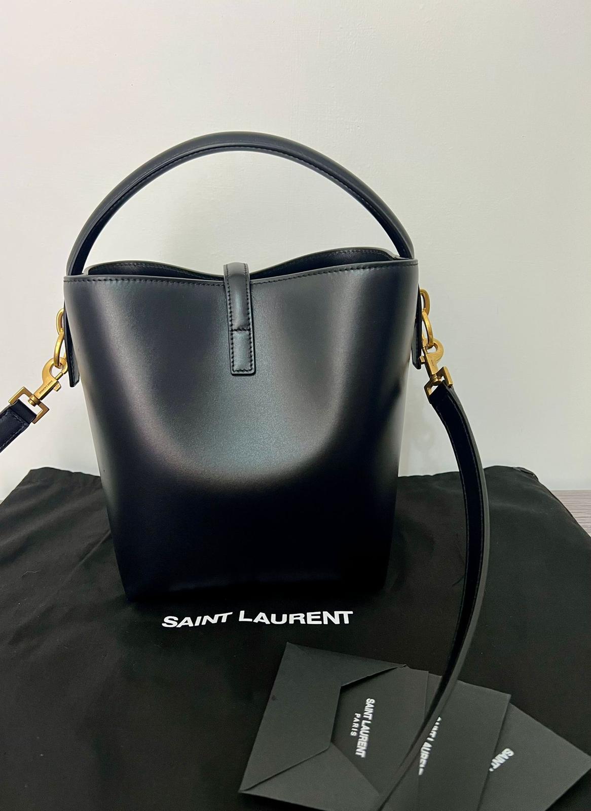 Saint Laurent Le 37 - Borsa a Secchiello in Pelle Nera