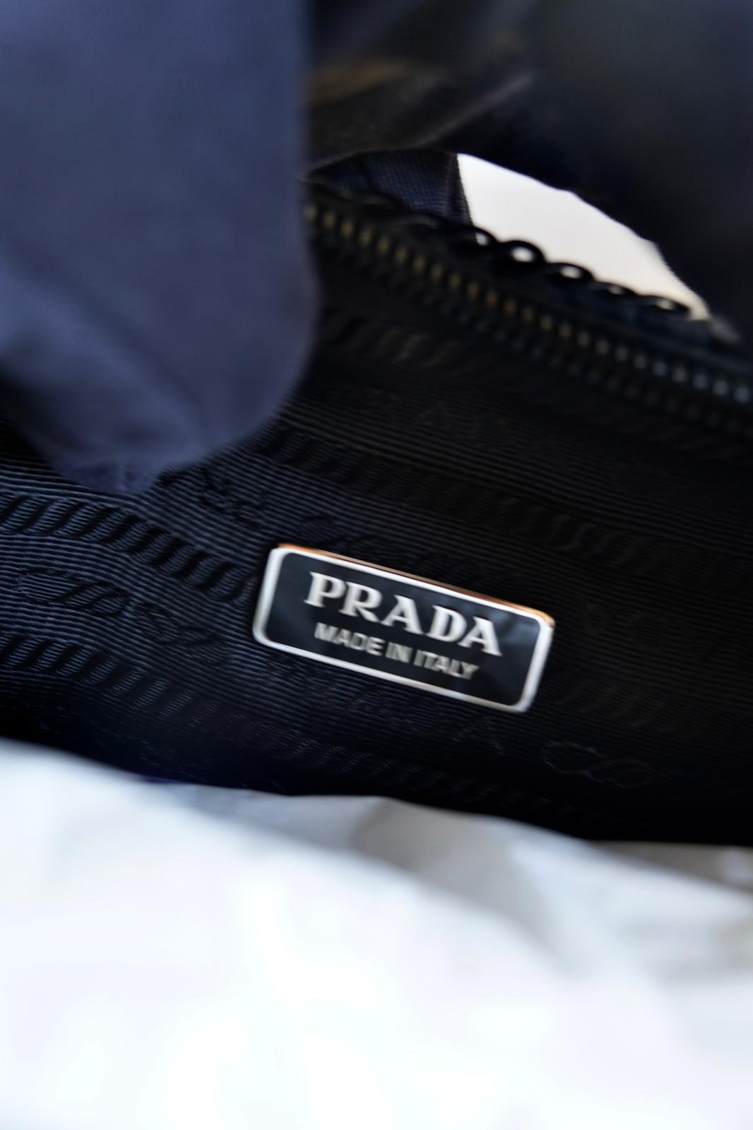 Prada Re-Edition 2000 con Paillettes - Nera