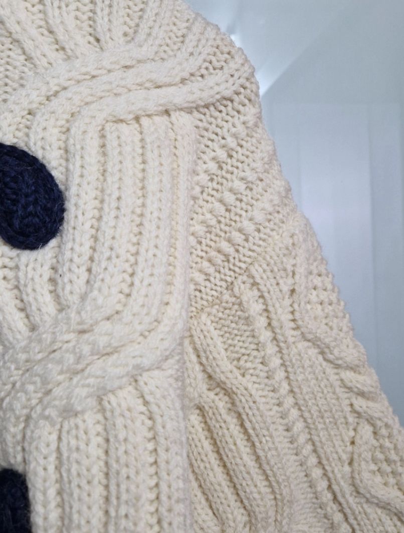 Céline Maglione in Lana Aran - Écru