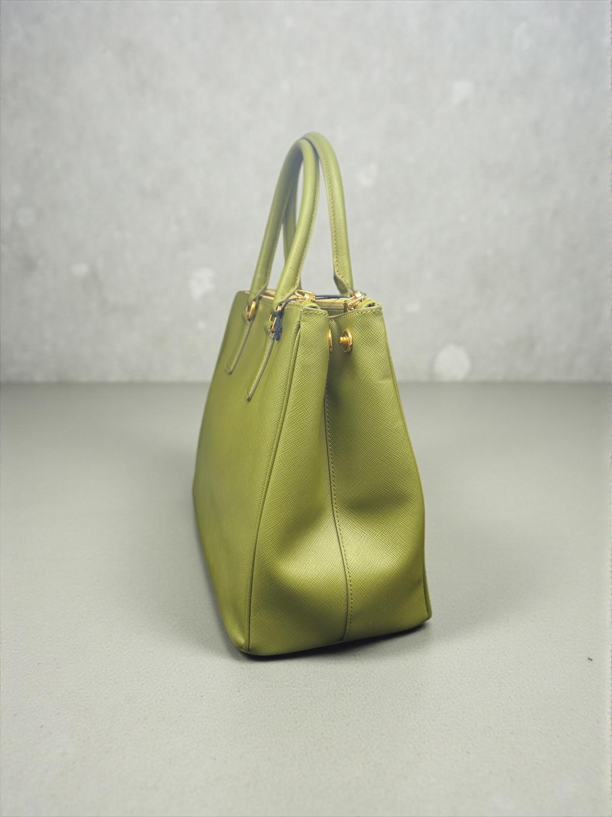 Prada Galleria Saffiano – Colore Edera