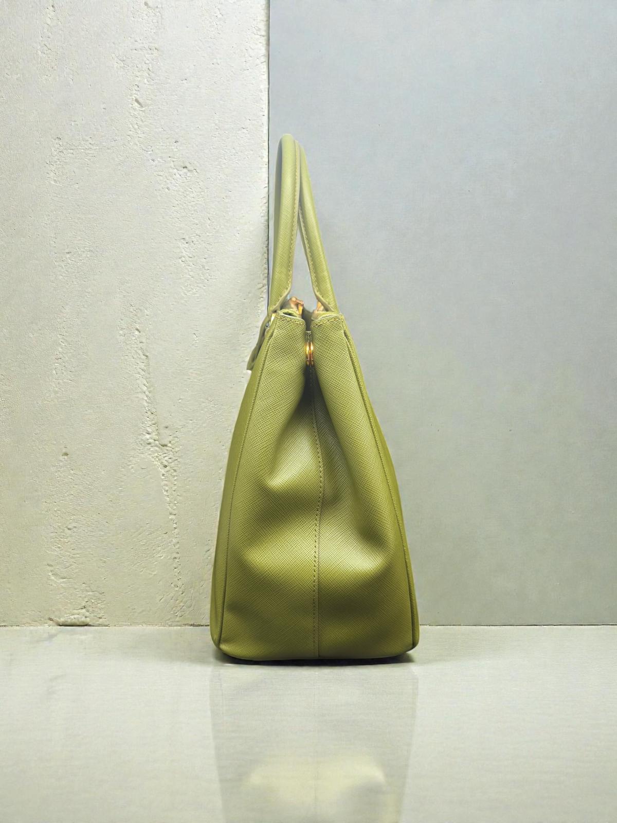 Prada Galleria Saffiano – Colore Edera