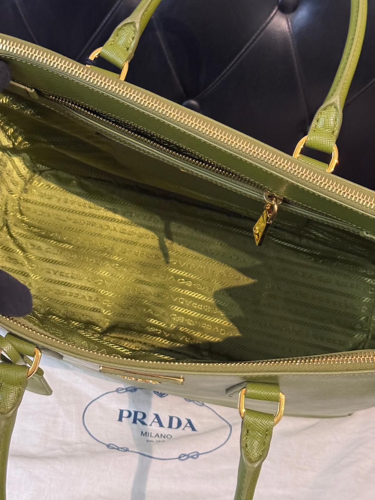 Prada Galleria Saffiano – Colore Edera