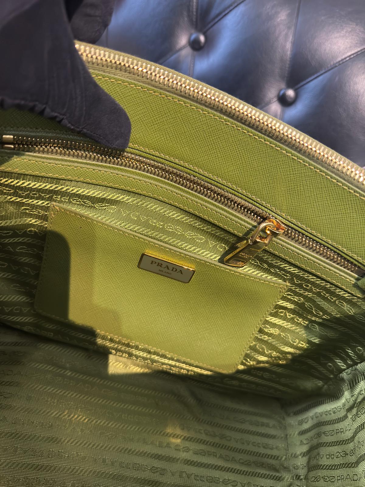 Prada Galleria Saffiano – Colore Edera