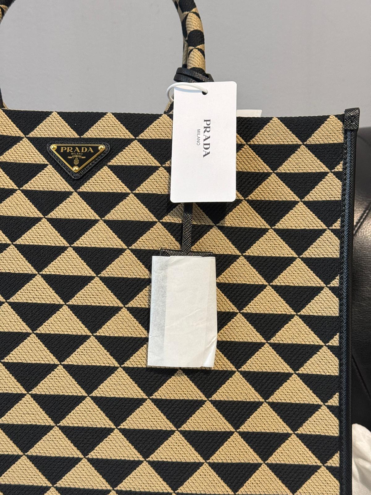 Prada Tote in tessuto Jacquard