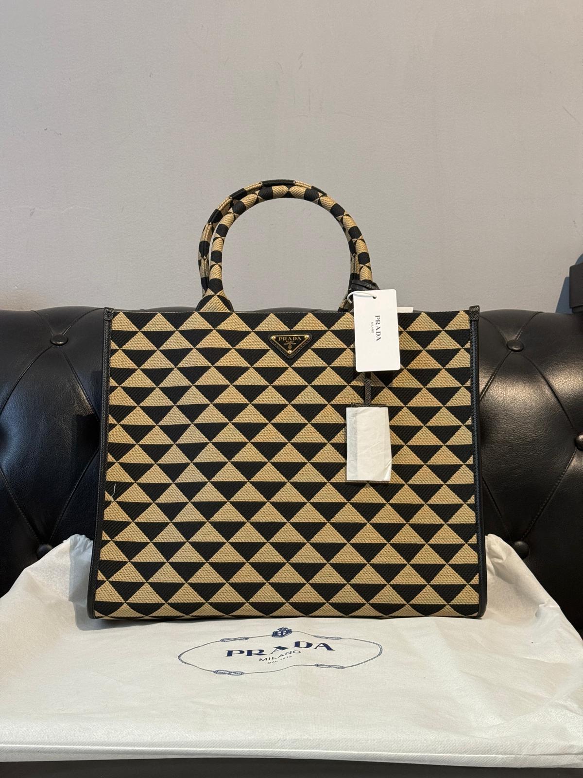 Prada Tote in tessuto Jacquard