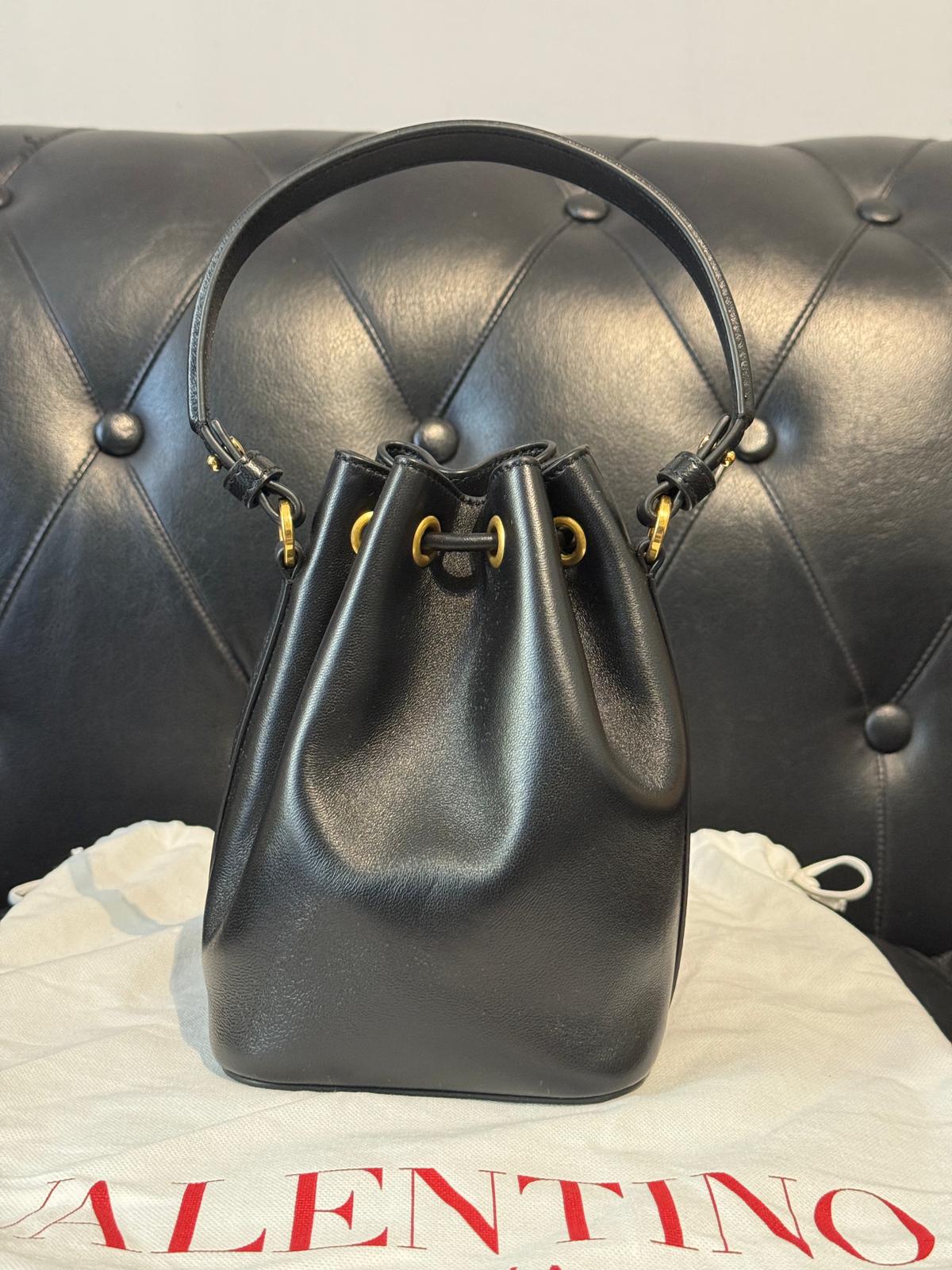 Valentino - Borsa a Secchiello in Pelle Nera