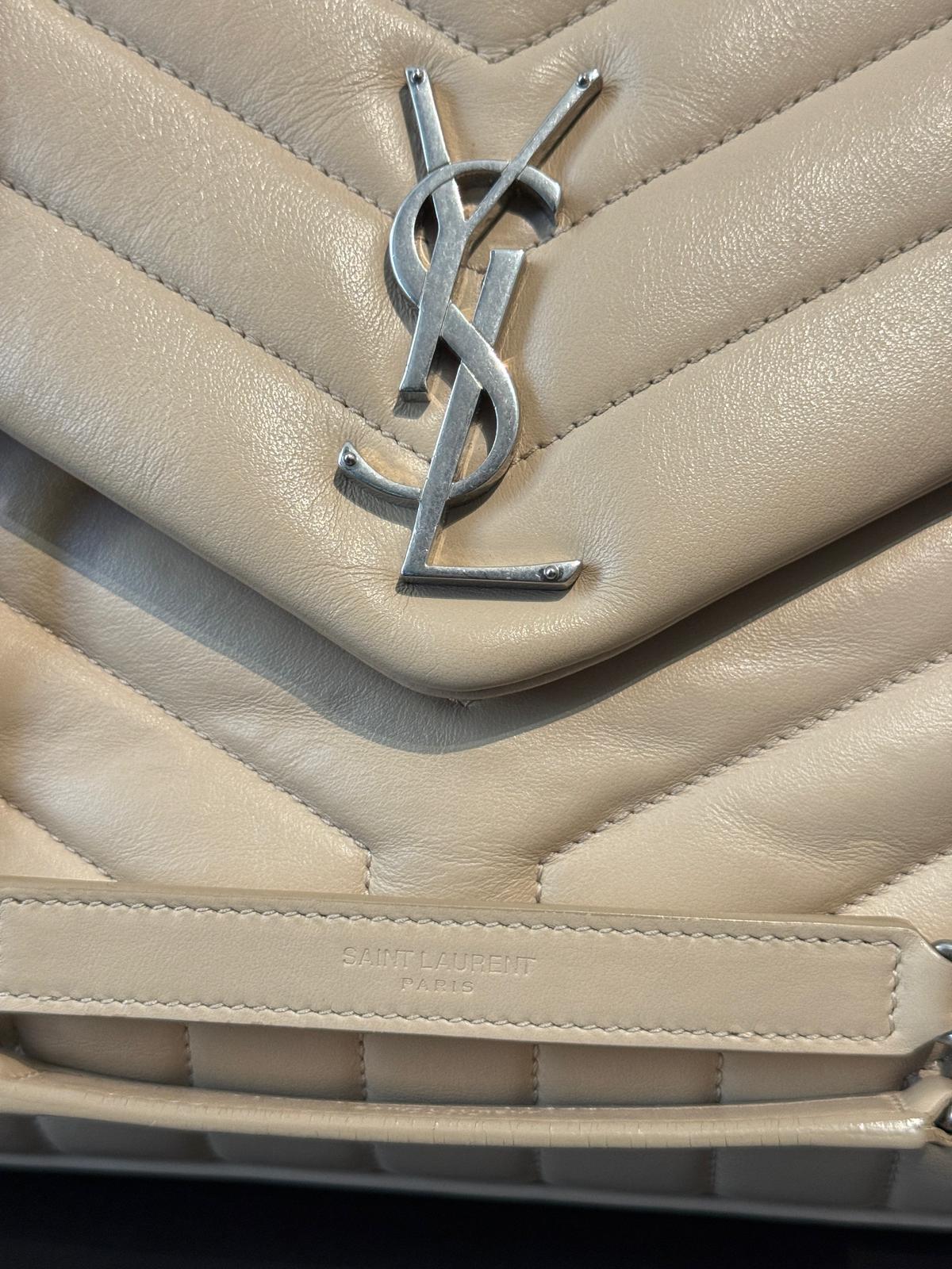 Saint Laurent Loulou in Pelle Beige