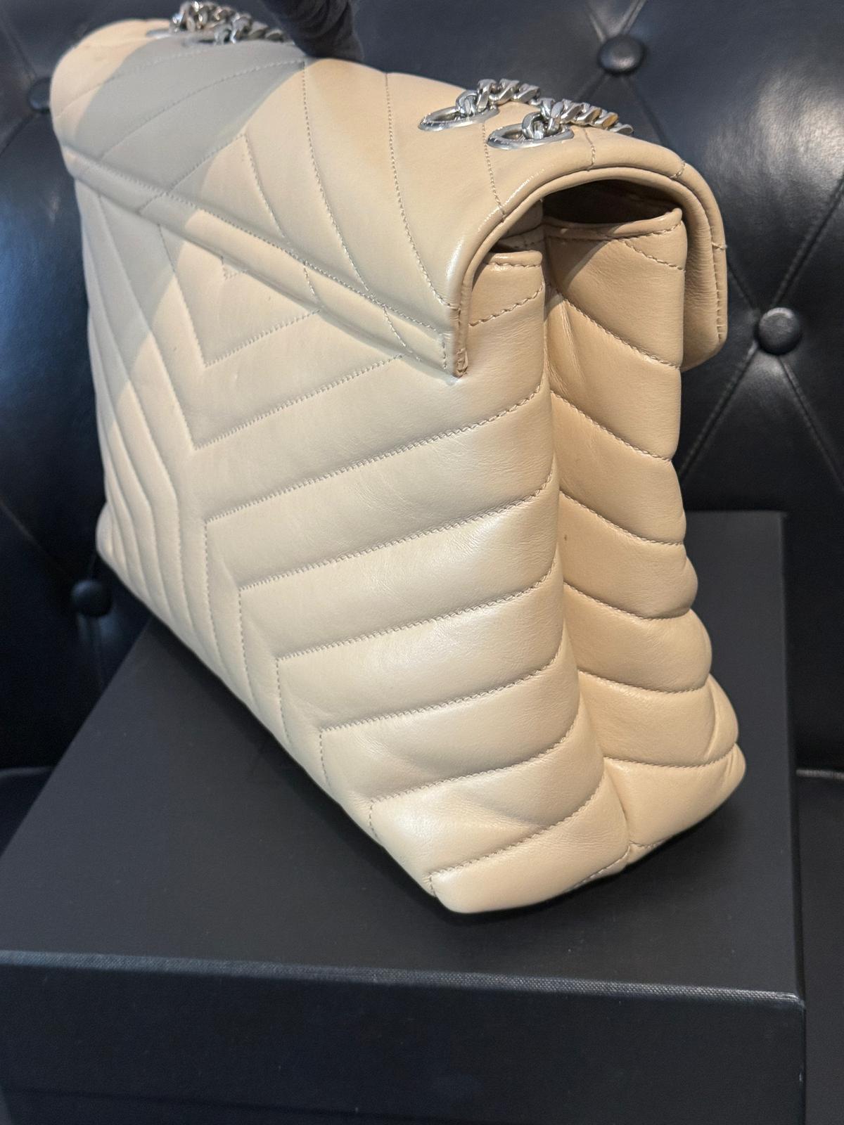 Saint Laurent Loulou in Pelle Beige