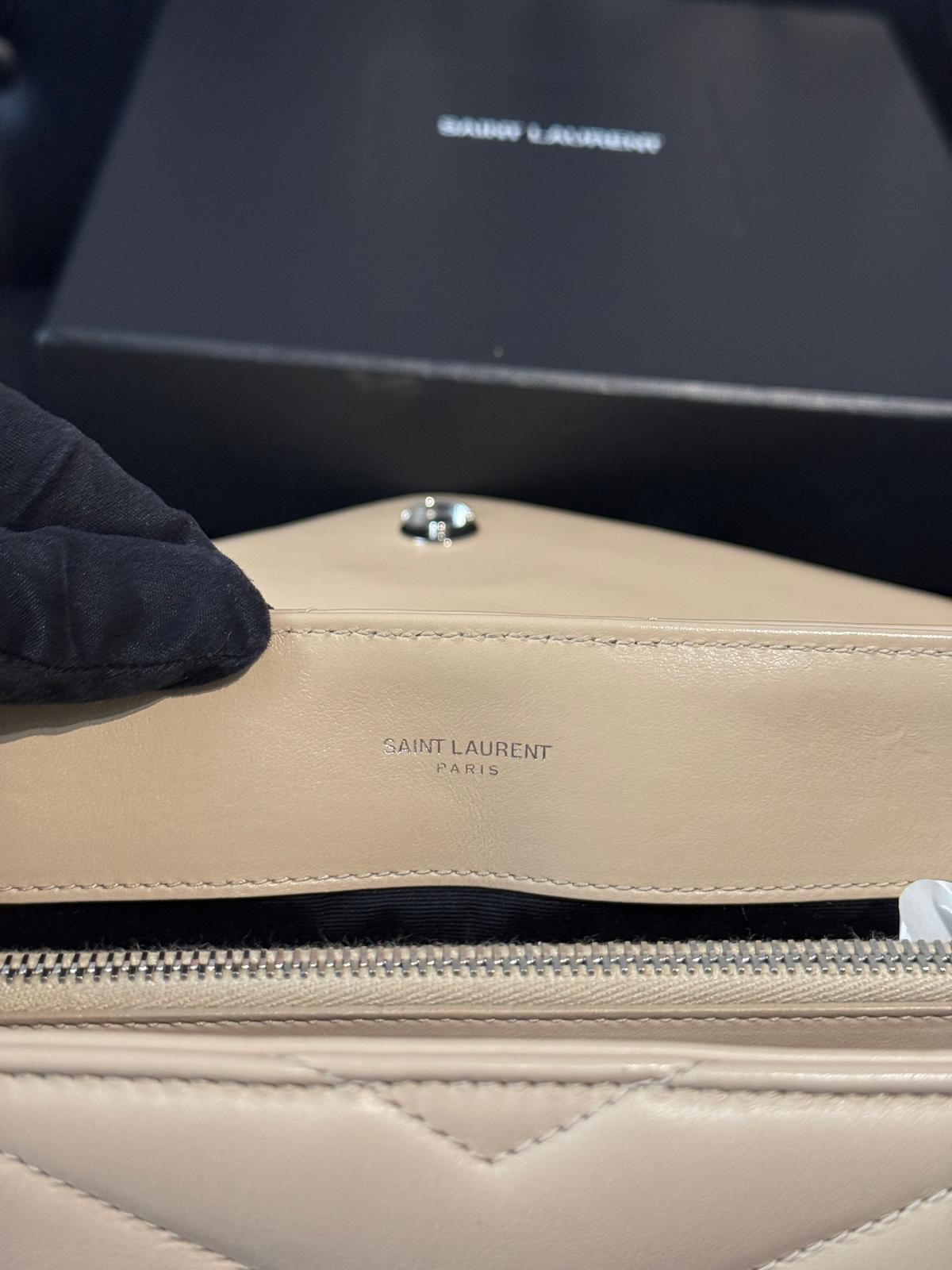 Saint Laurent Loulou in Pelle Beige