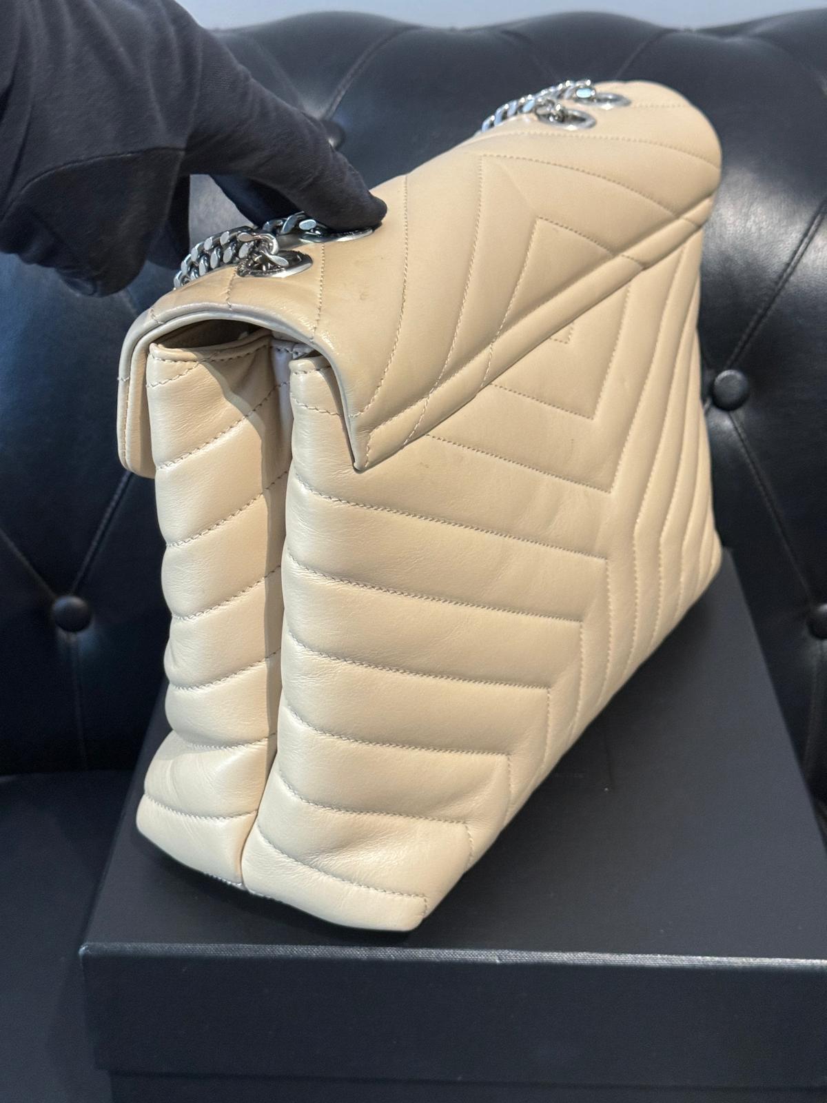 Saint Laurent Loulou in Pelle Beige