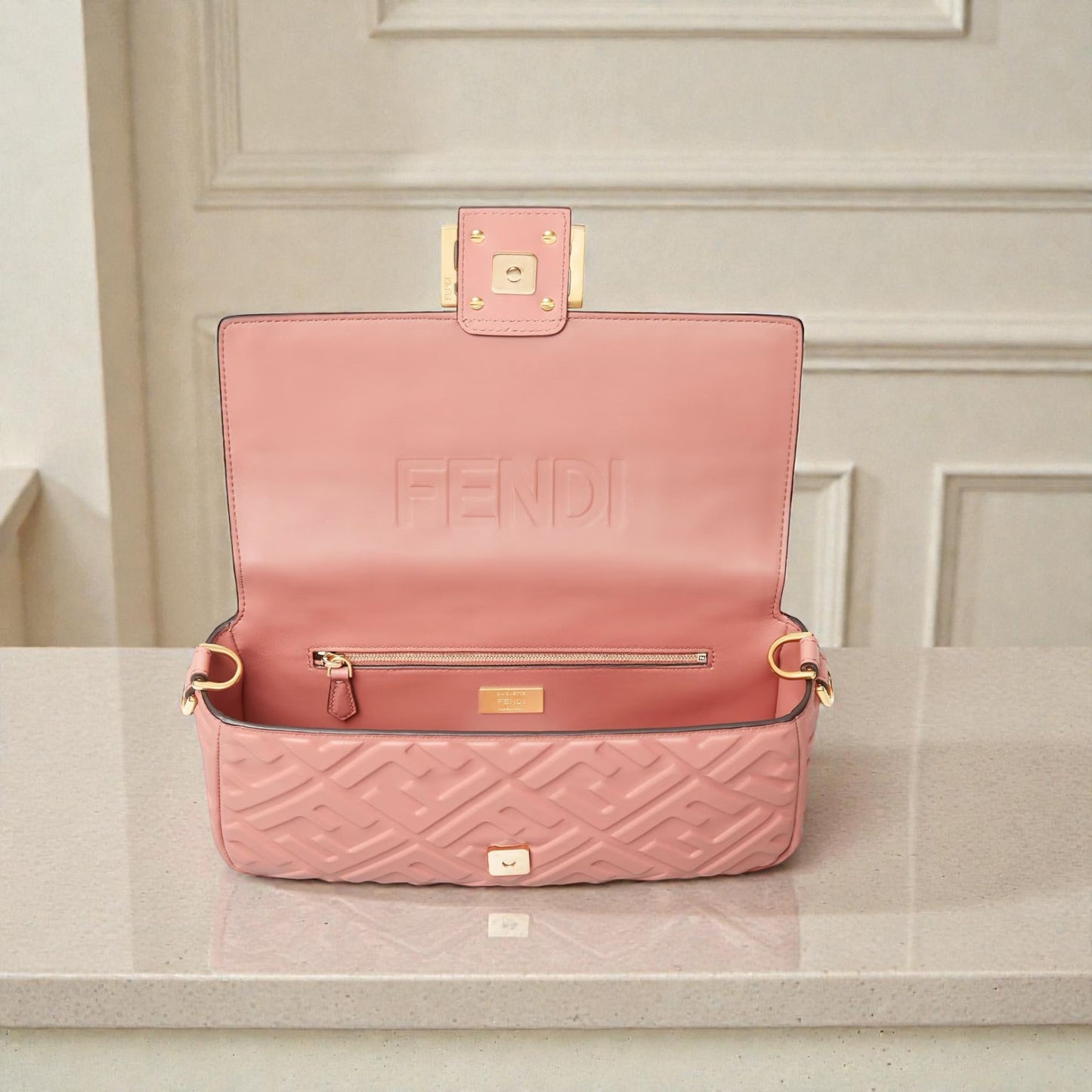 Fendi Baguette rosa pesca
