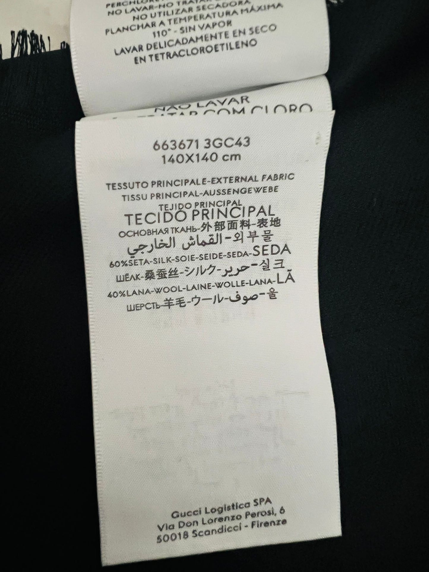 Gucci Sciarpa Nera con Motivo GG