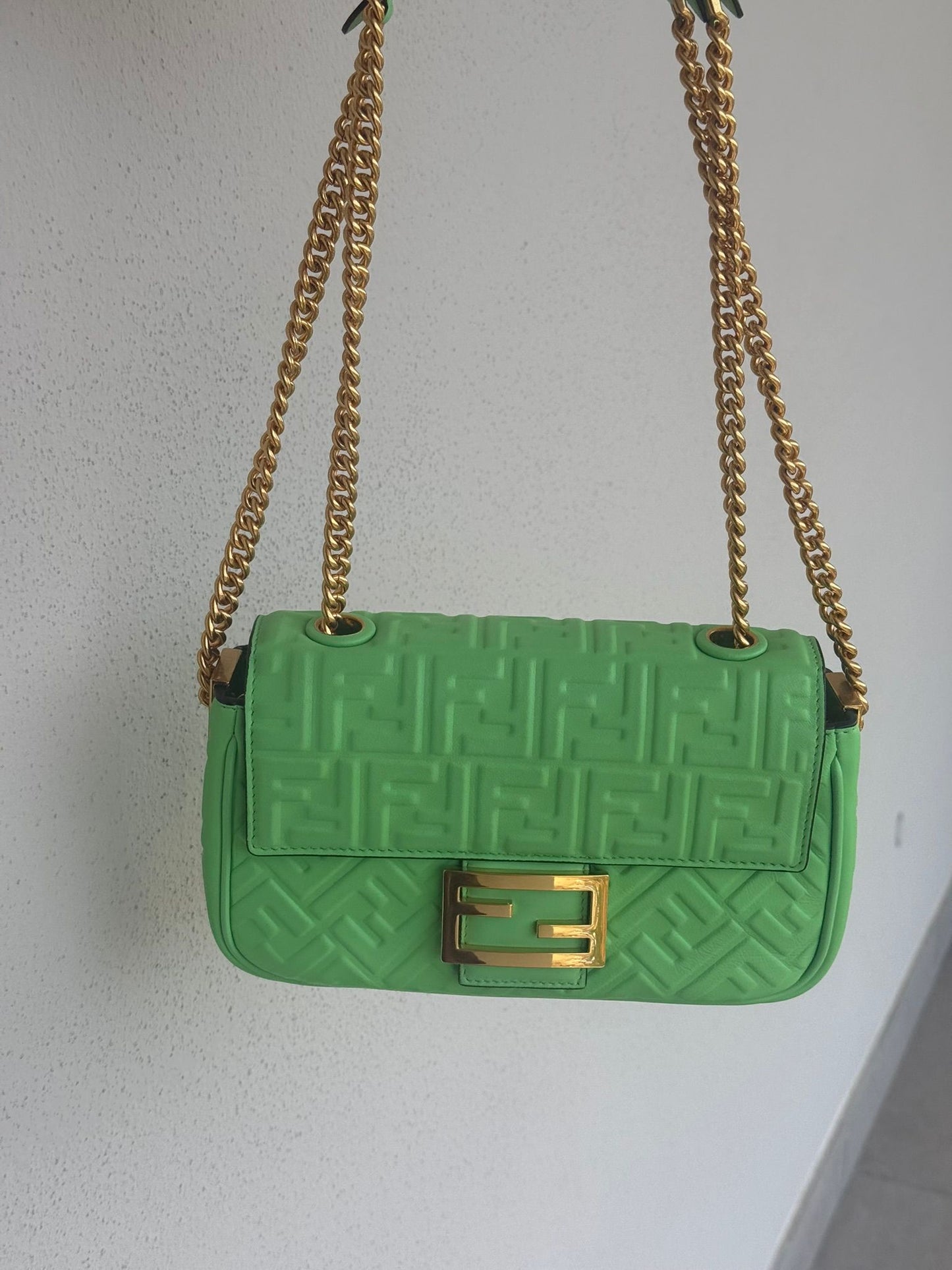 Fendi Baguette Chain Midi Bag in Nappa Verde