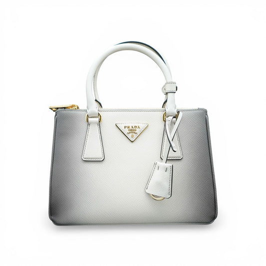 Prada Galleria Saffiano Small Bianca con sfumature grigie