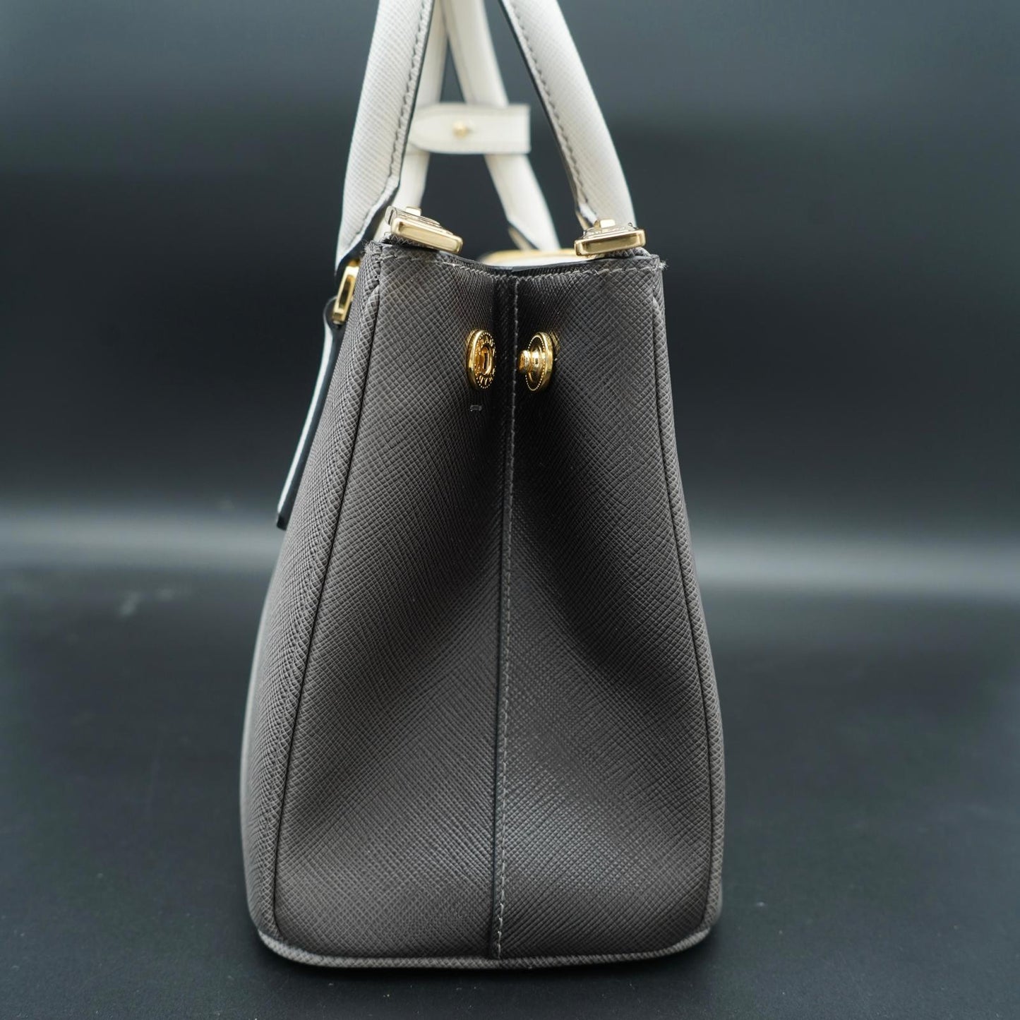 Prada Galleria Saffiano Small Bianca con sfumature grigie