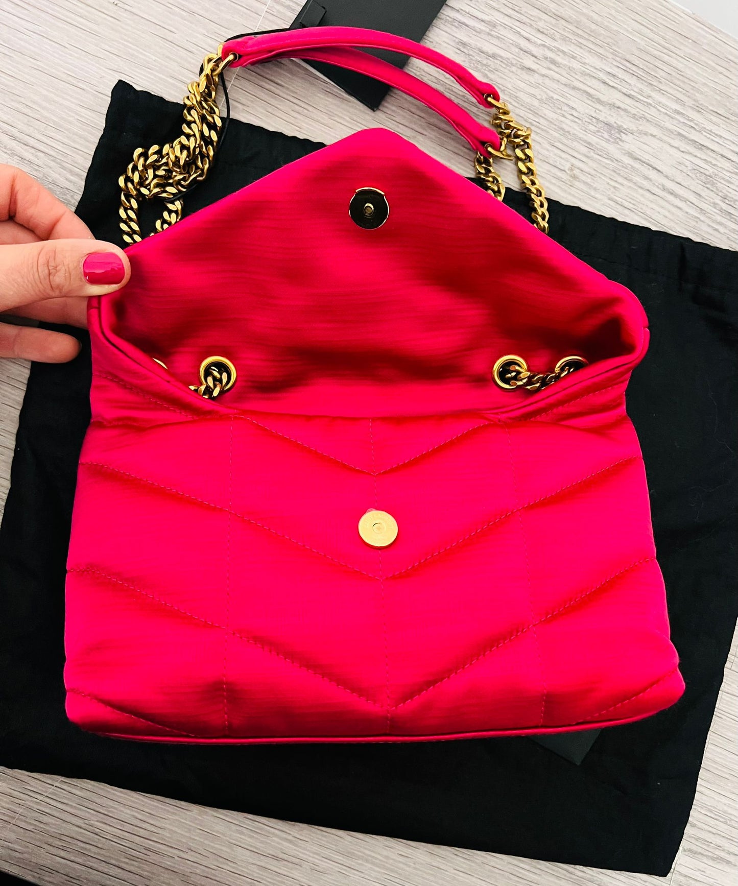 Saint Laurent Puffer Toy in raso di seta Guava Pink