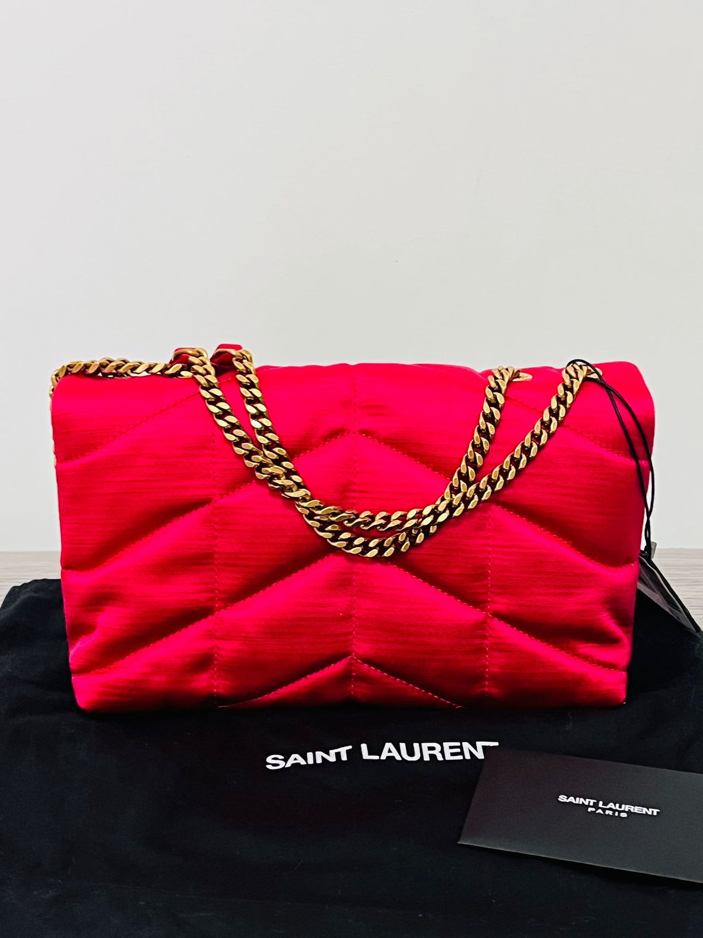 Saint Laurent Puffer Toy in raso di seta Guava Pink