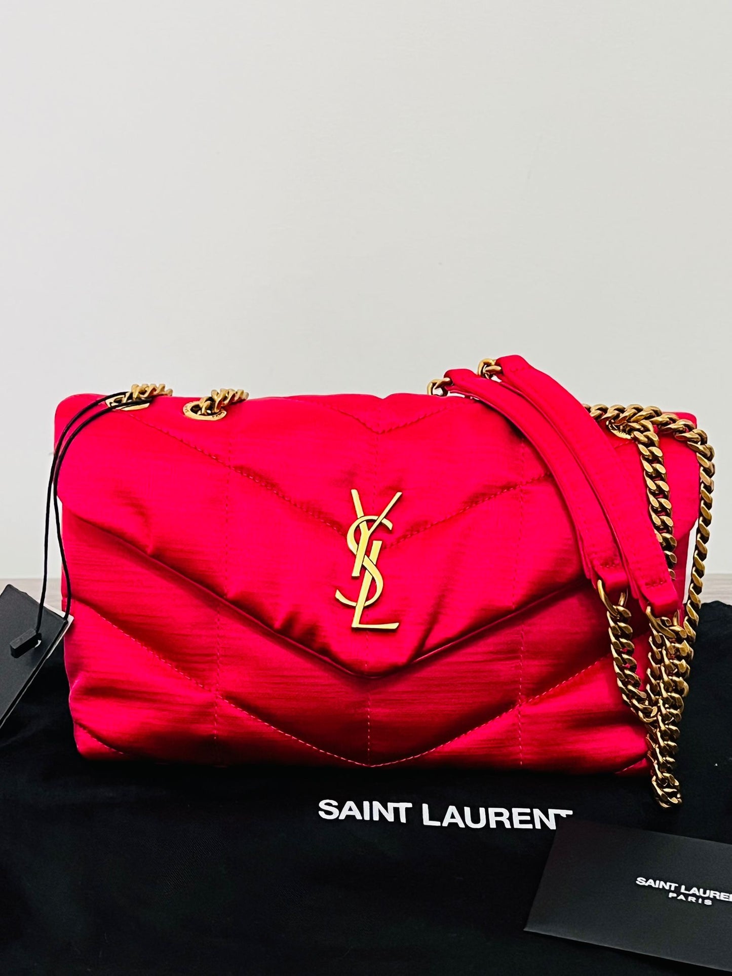 Saint Laurent Puffer Toy in raso di seta Guava Pink