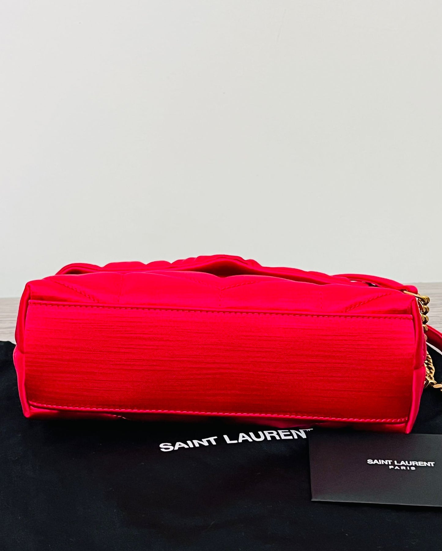 Saint Laurent Puffer Toy in raso di seta Guava Pink