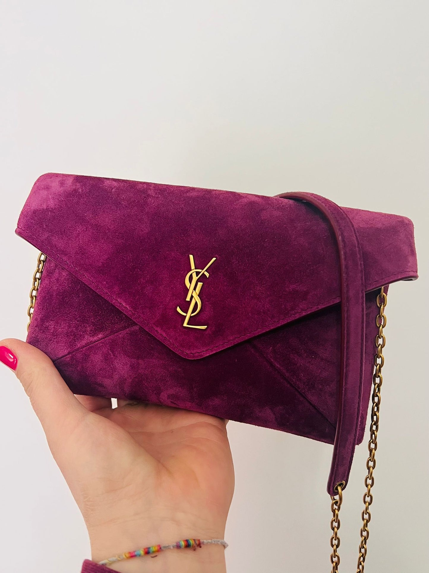 Saint Laurent Pochette piccola Cassandra in suede Deep Fucsia