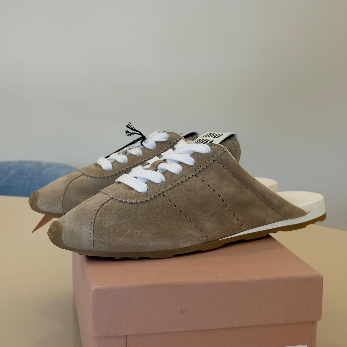 Miu Miu Sabot Plume in Pelle Scamosciata Color Deserto
