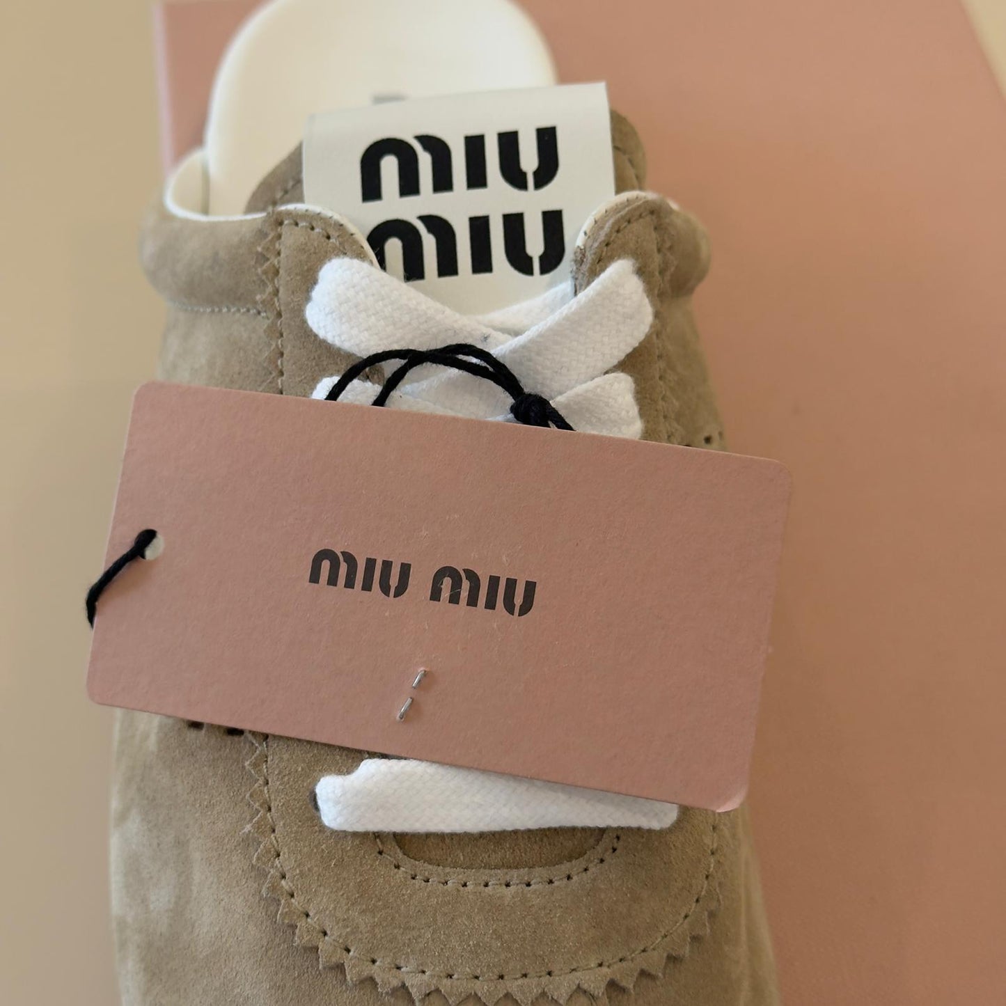 Miu Miu Sabot Plume in Pelle Scamosciata Color Deserto
