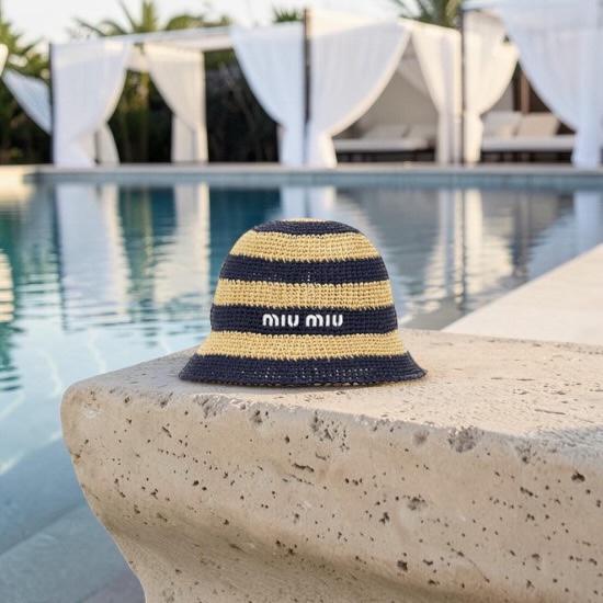 Miu Miu Cappello Bucket all'Uncinetto a Righe