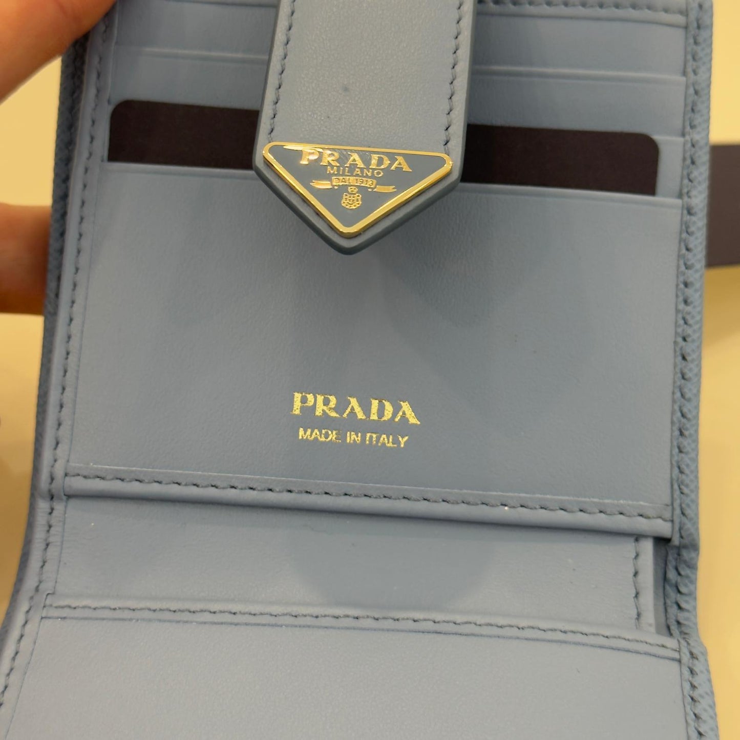 Prada Portacarte in Pelle Saffiano Azzurro